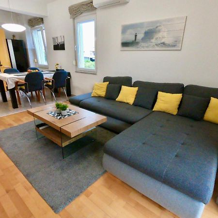 Sunny Apartment By The Beach Kastel Stafilic Exterior photo