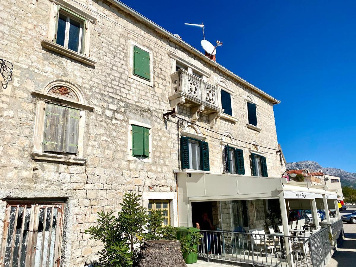 Sunny Apartment By The Beach Kastel Stafilic Exterior photo